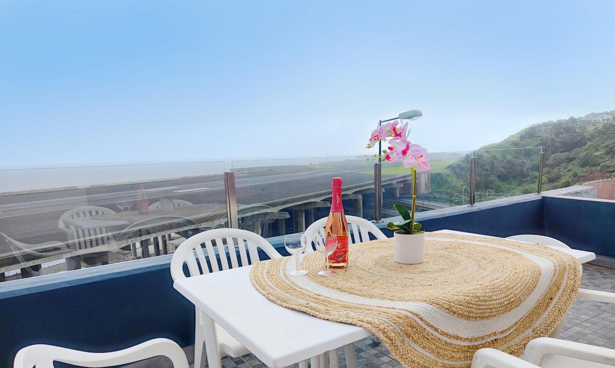 Gateone Al Airport View House Villa Machico  Eksteriør billede