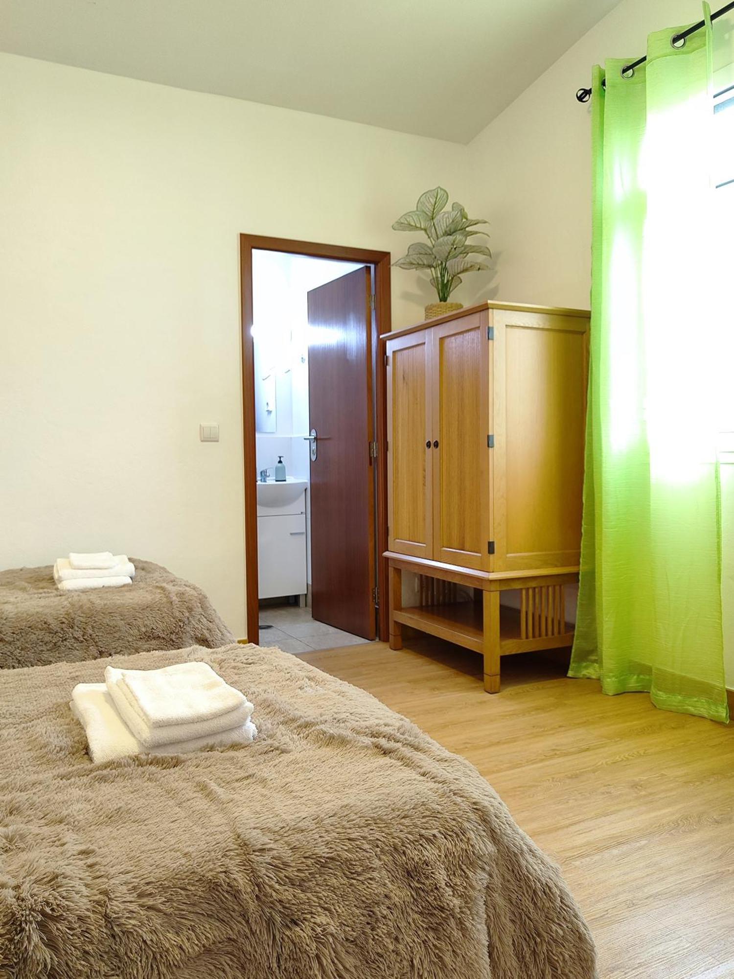 Gateone Al Airport View House Villa Machico  Eksteriør billede