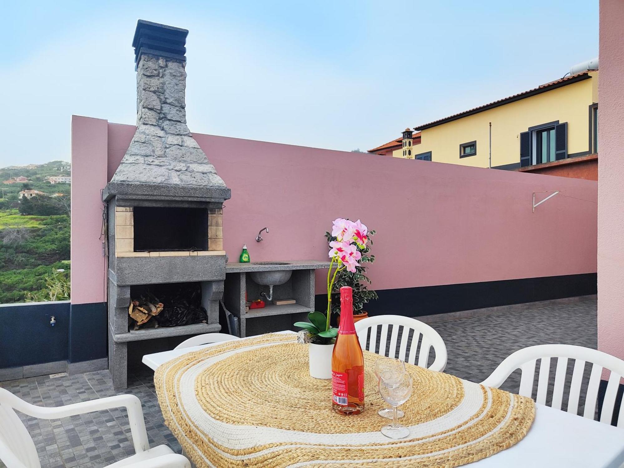 Gateone Al Airport View House Villa Machico  Eksteriør billede