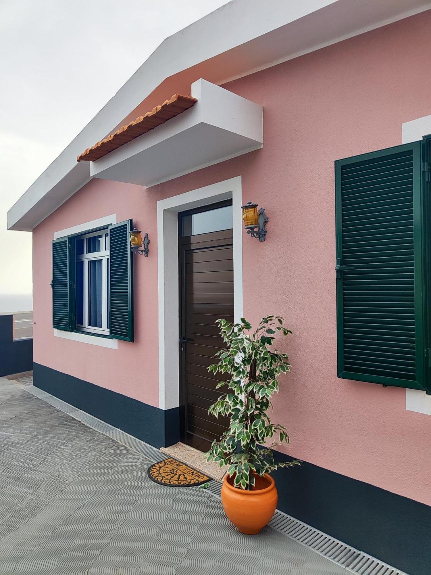 Gateone Al Airport View House Villa Machico  Eksteriør billede