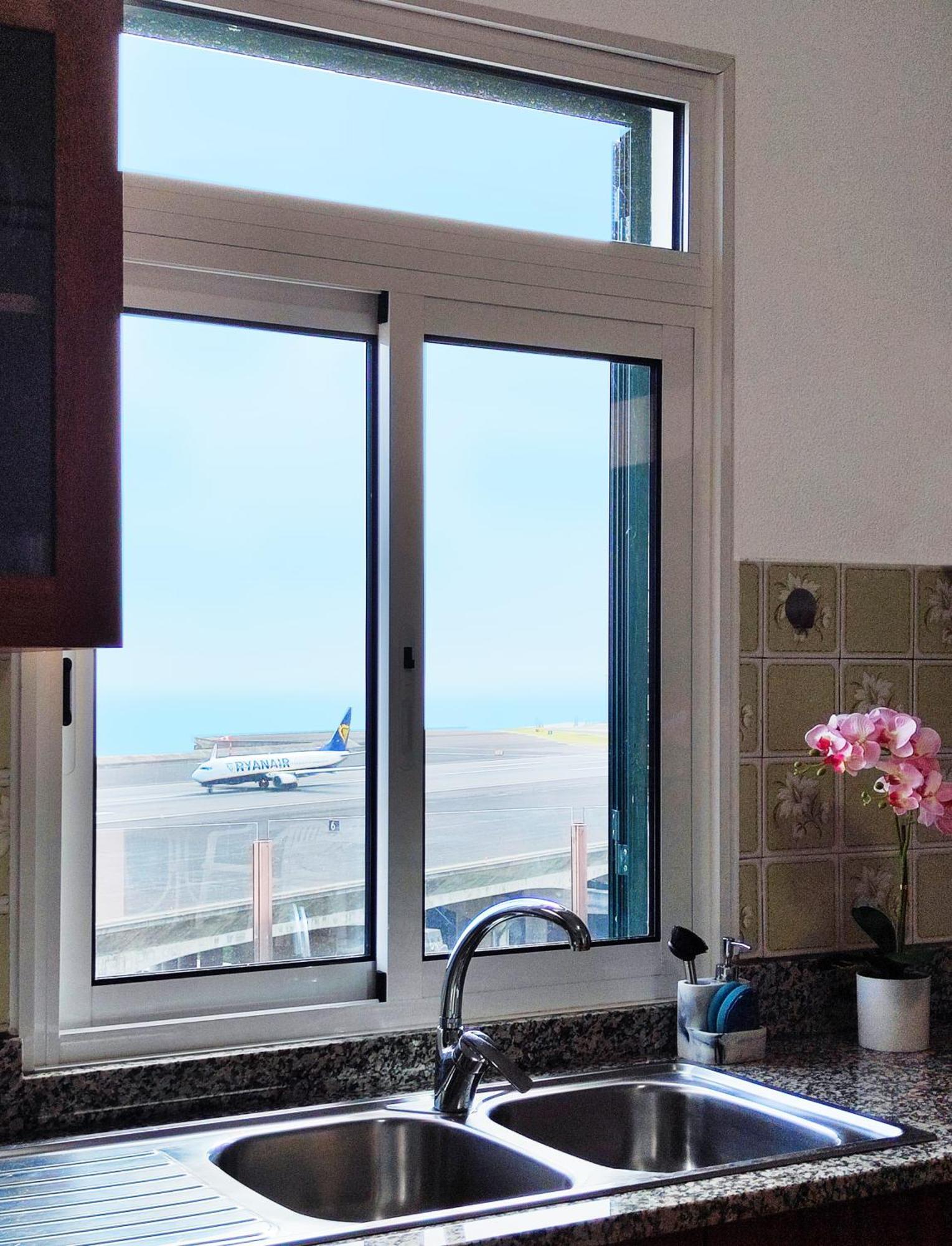 Gateone Al Airport View House Villa Machico  Eksteriør billede